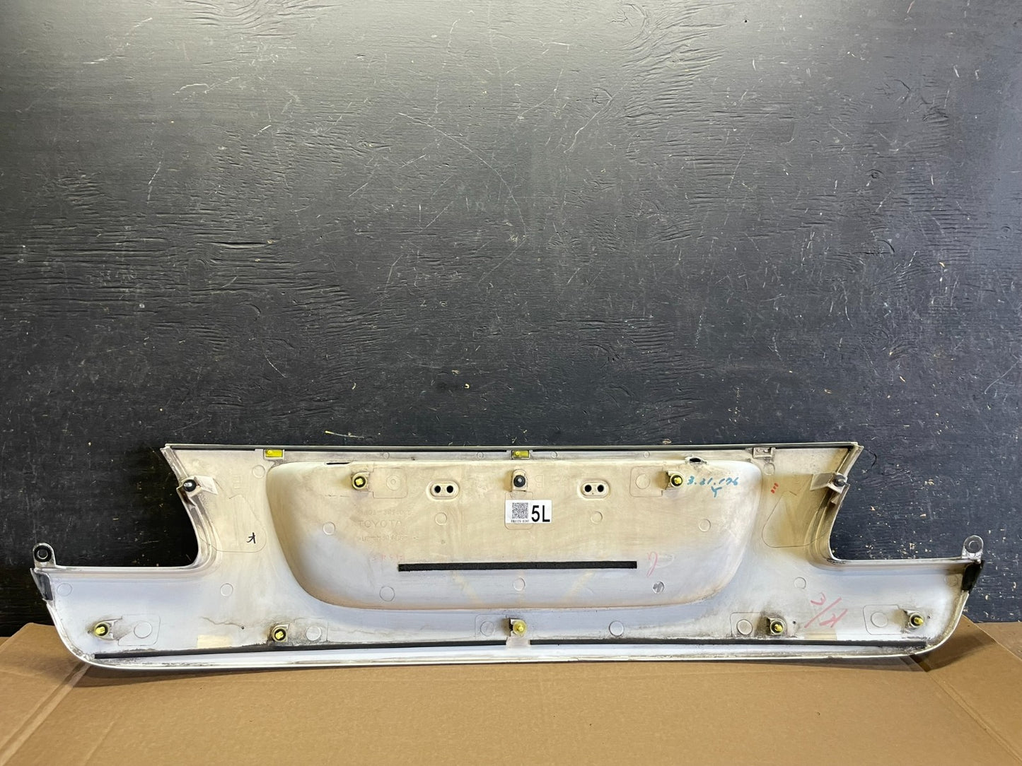 2007-2011 Lexus GS350 Trunk License Plate Trim Panel Cover 76801-30140 AB2941 DG6
