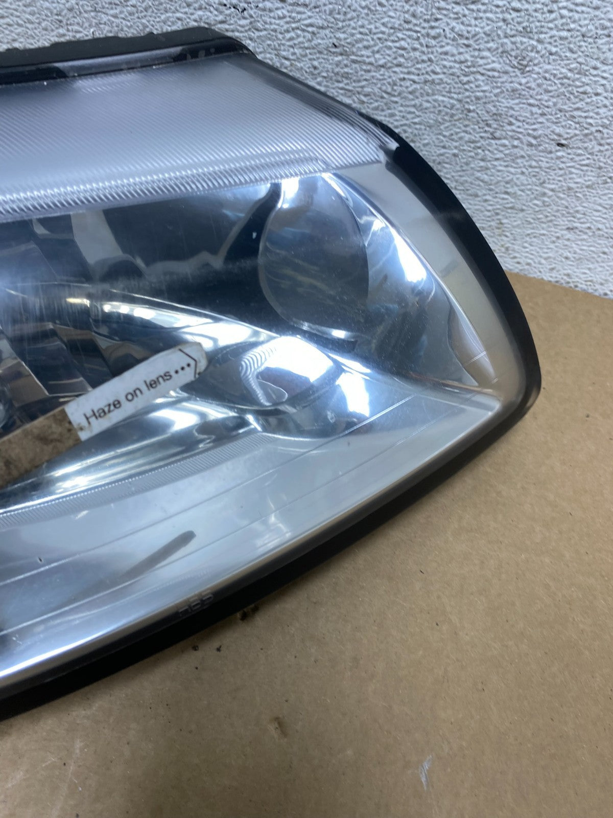 1999 to 2004 Ford Mustang Right Passenger RH Side Headlight AF9950 DW4