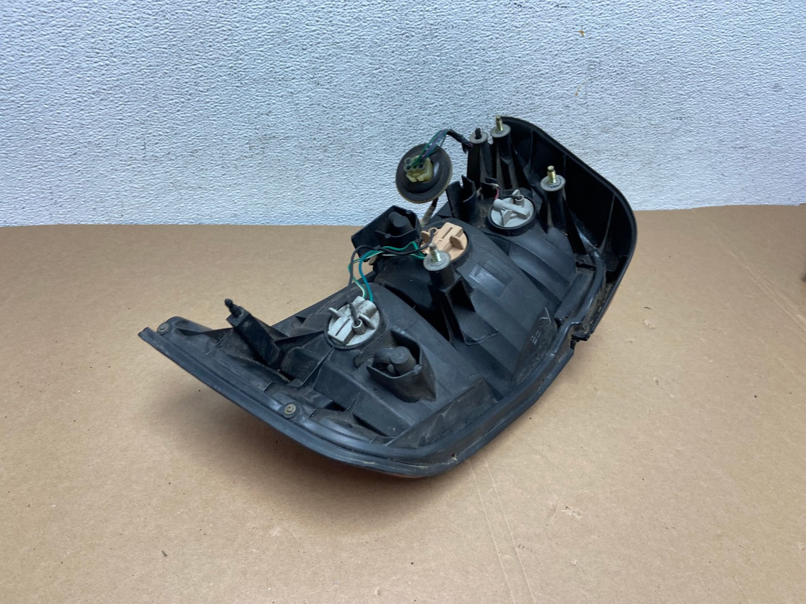 2002 to 2003 Mitsubishi Galant Left Driver LH Side Tail Light AD7847 LK4
