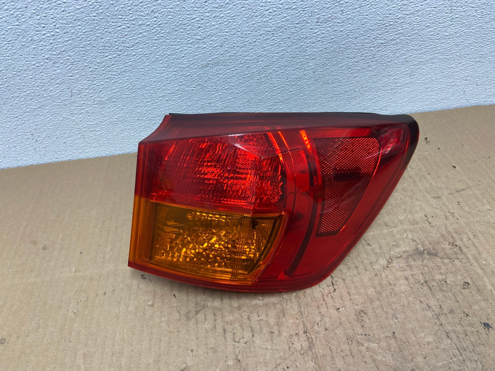 2006-2008 Lexus IS250 Right Passenger Rh Side Outer Tail Light OEM AB8398 LK0