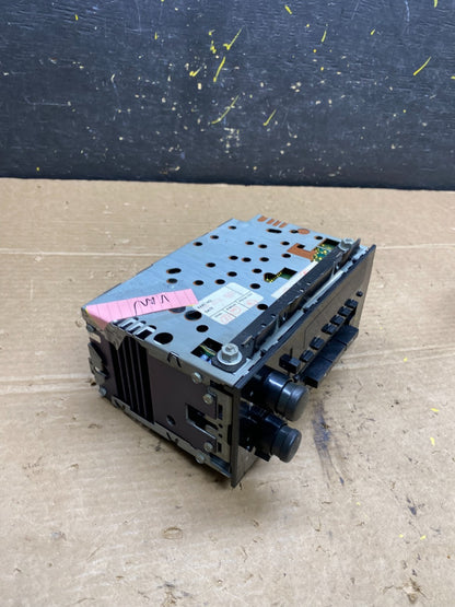1989 1993 Oldsmobile Vintage AM/FM Radio 16129923 OEM W9508 DG1