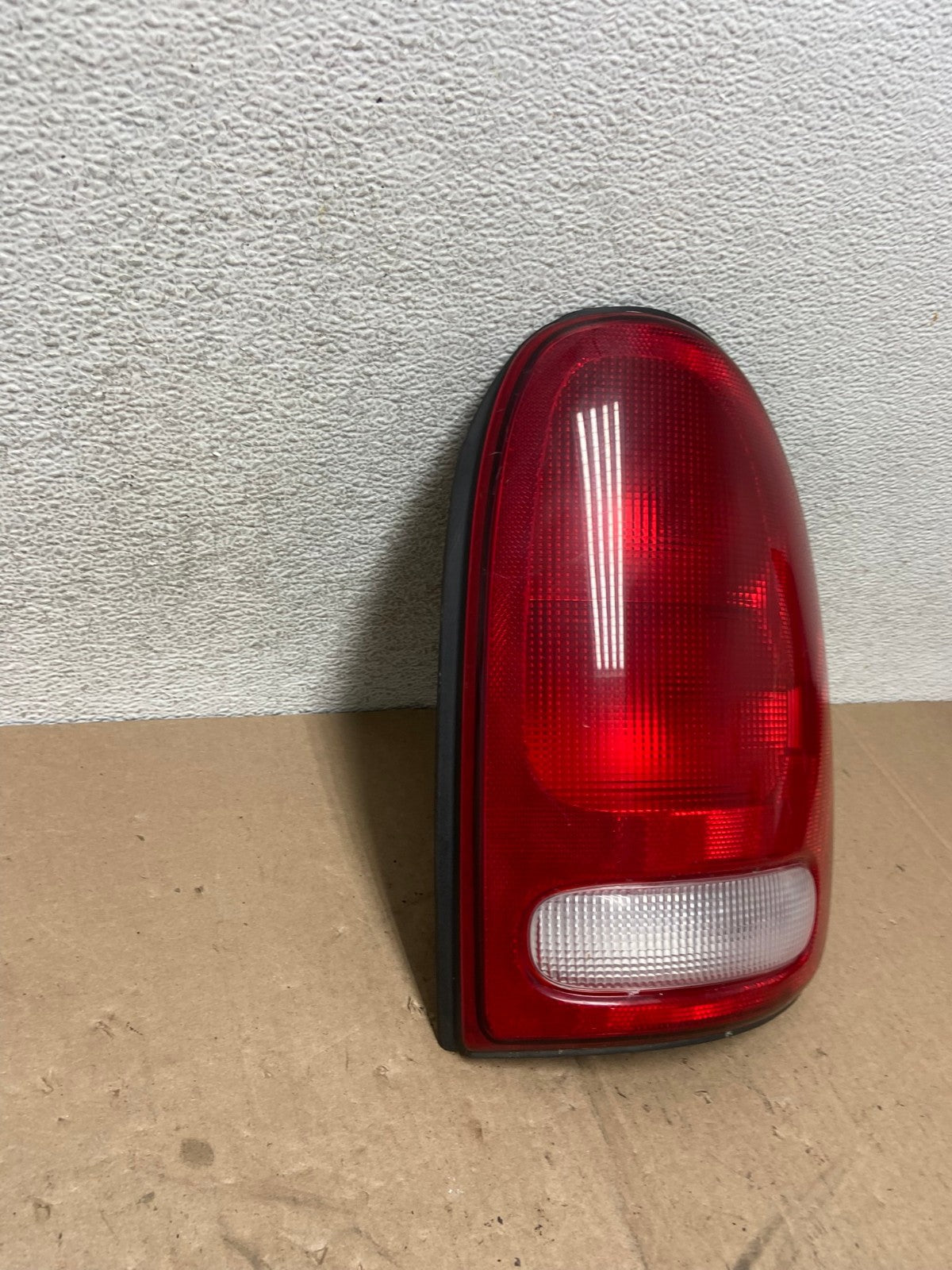 1998 to 2003 Dodge Durango Tail Light Right Passenger RH Side AG4777 LK2