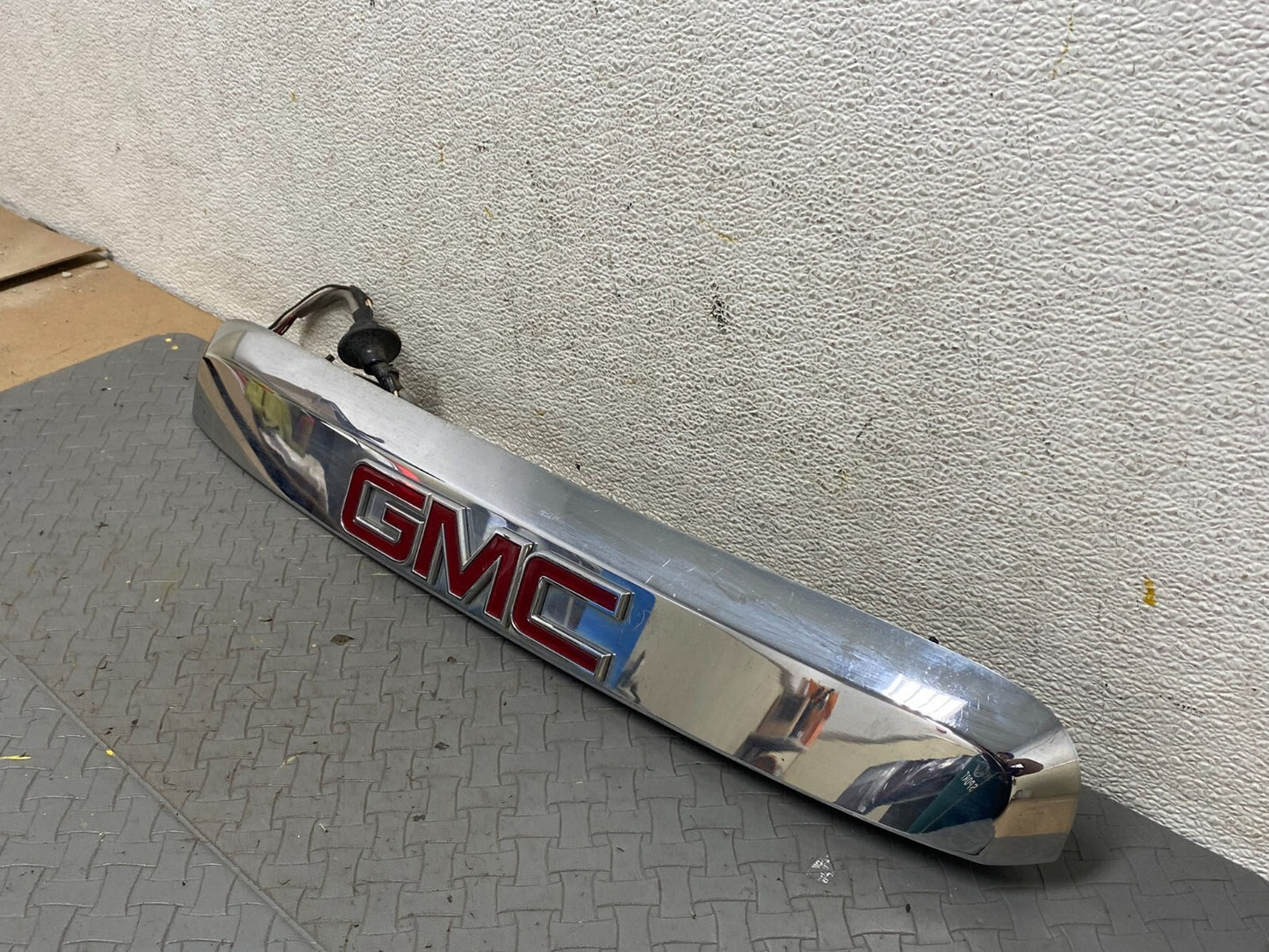 2010-2015 Gmc Terrain Lift Gate Handle Trim Back Up Camera Chrome Panel C6027 DG1