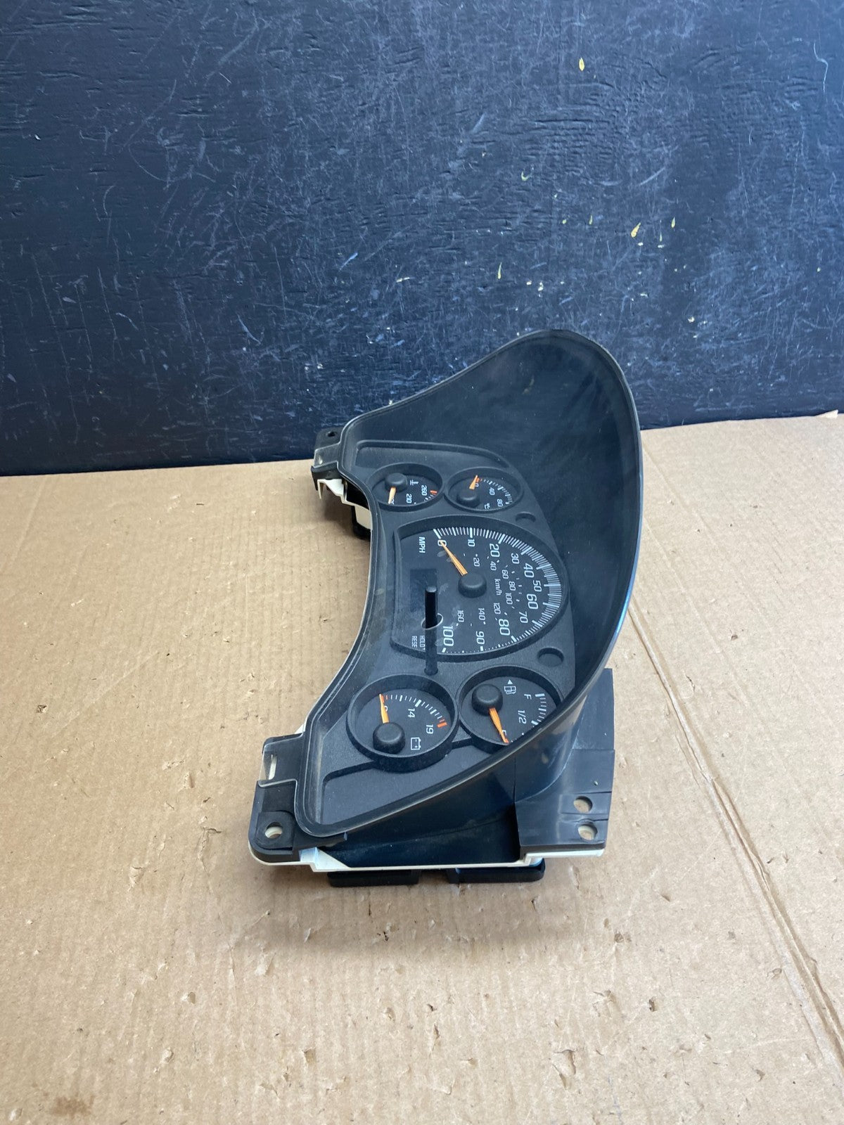 2004 to 2007 Chevrolet Express Speedometer Cluster Gauge ae4263 DG2