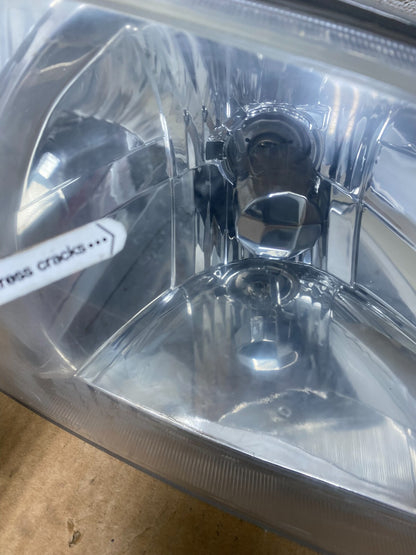 2001 2002 2003 Toyota Sienna Right Passenger Rh Side Headlight Halogen I06065