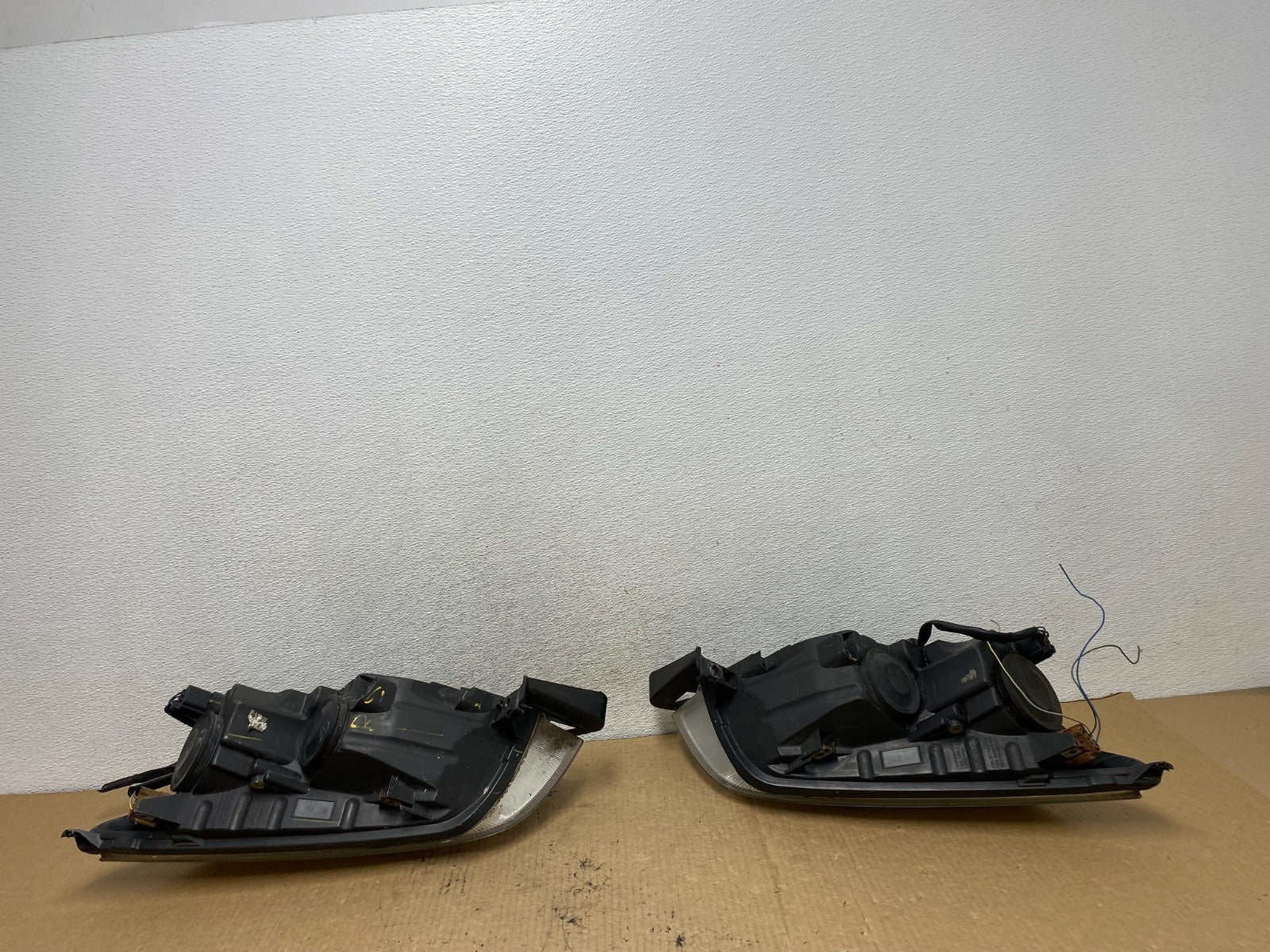 2006 to 2009 Mercury Milan Headlights Left+Right Halogen AG2253 DW9