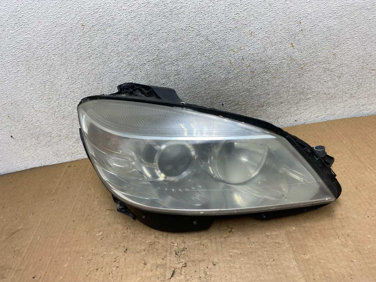 2008 to 2011 Mercedes Benz C-CLASS Right Passenger Side Headlight AI9140 DW0