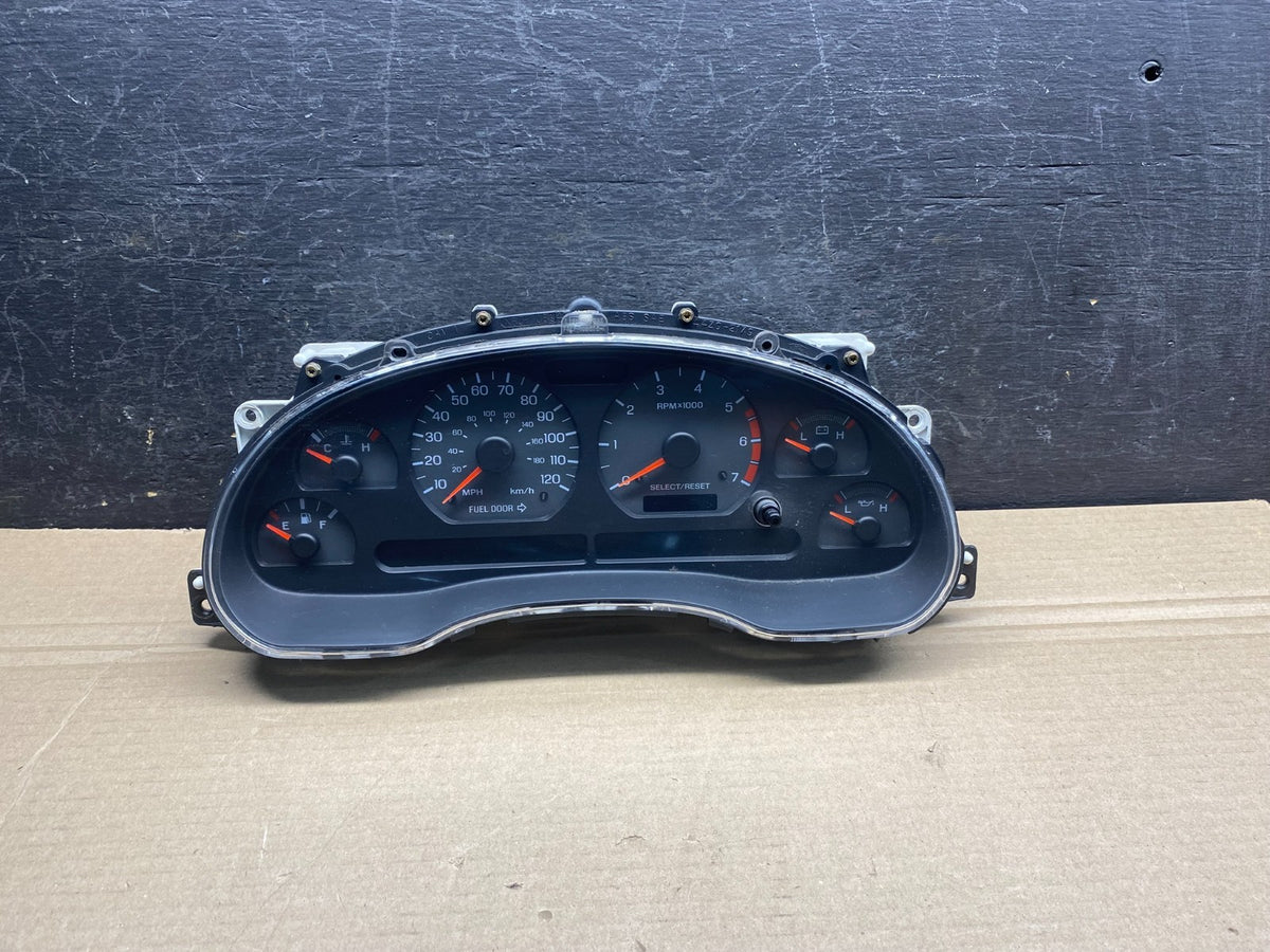 1999 to 2004 Ford Mustang Gauge Cluster Speedometer ah7590 DG0