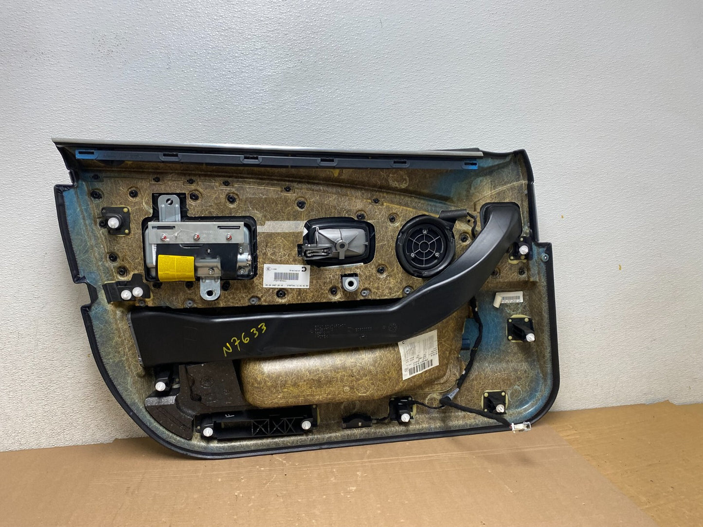 2006 to 2008 BMW 750i Front Right Passenger RH Door Trim Panel n7633 DG6