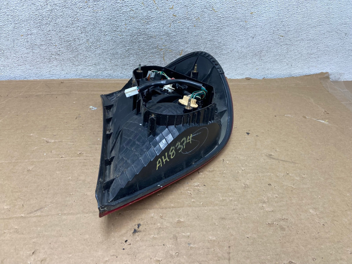2002 2003 2004 Toyota Camry Left Driver LH Side Tail Light AH8374 LK7
