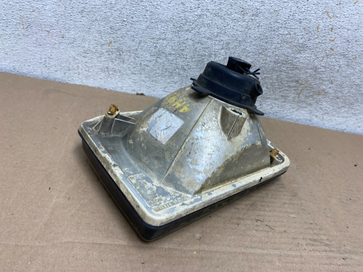 1999-2002 Land Rover Discovery Right Passenger Side Halogen Headlight AH9373 DG6