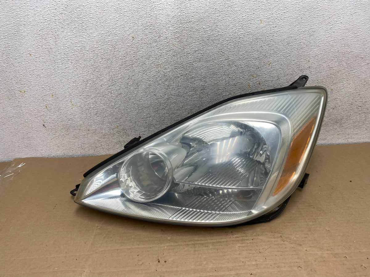 2004-2005 Toyota Sienna Left Driver LH Side Halogen Headlight AH9396 DW0