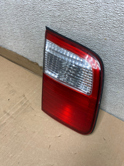 2001 2002 Subaru Forester Left Driver Inner Lid Mounted Tail Light Oem U7054 DW1