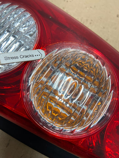 2005 2006 Mazda Tribute Left Driver LH Tail Light AE8774 DW4