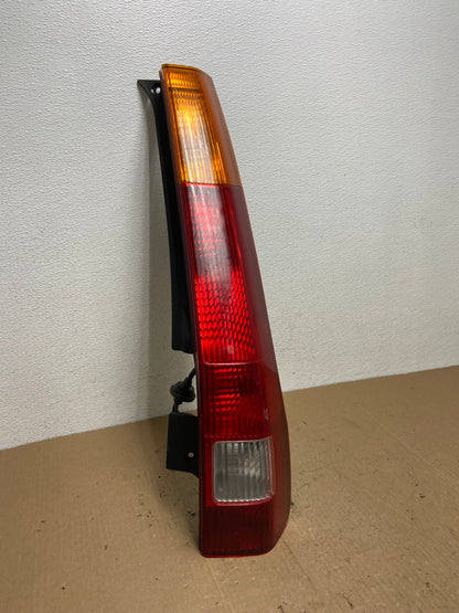 2002 - 2004 Honda Crv Cr-v Right Passenger Rh Side Tail Light AC5902 LK2