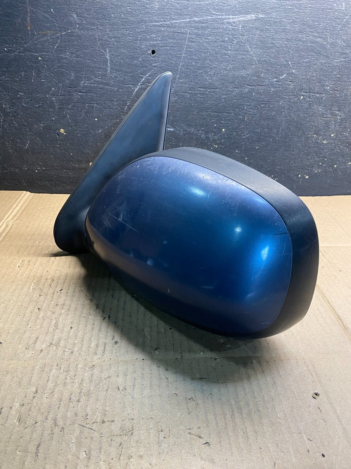 2001 to 2006 Toyota Sequoia Left Driver View Door Mirror OEM AB0589 MS2
