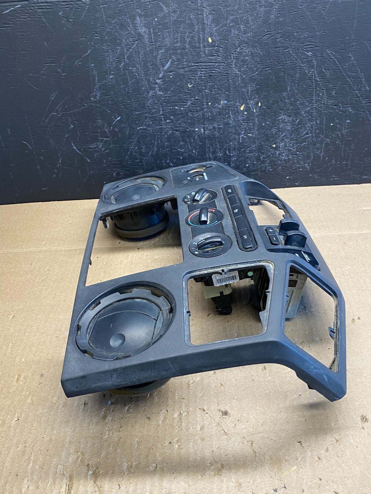 2008-2010 Ford F250 F350 Radio Climate Control Radio Dash Bezel Panel AC6375 DG1