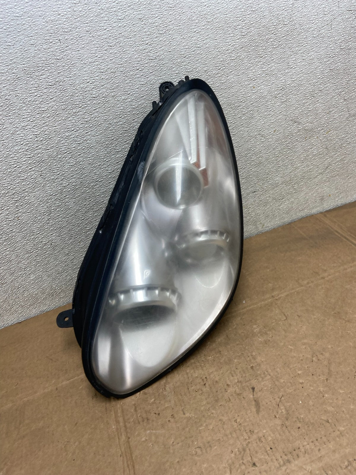 2006 - 2007  Subaru Tribeca B9 Left Driver LH Side Halogen Headlight OEM Y56502