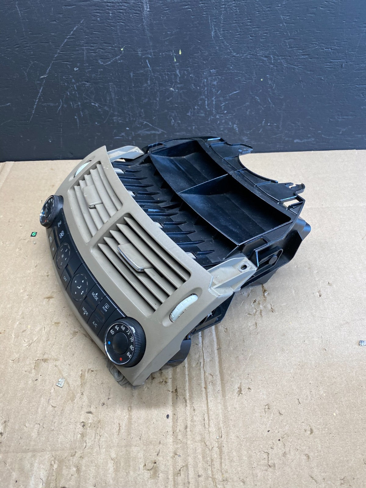 2003-2006 Mercedes W211 E320 E500 Climate Control A/C Heater Air Vent AB8968 DG2