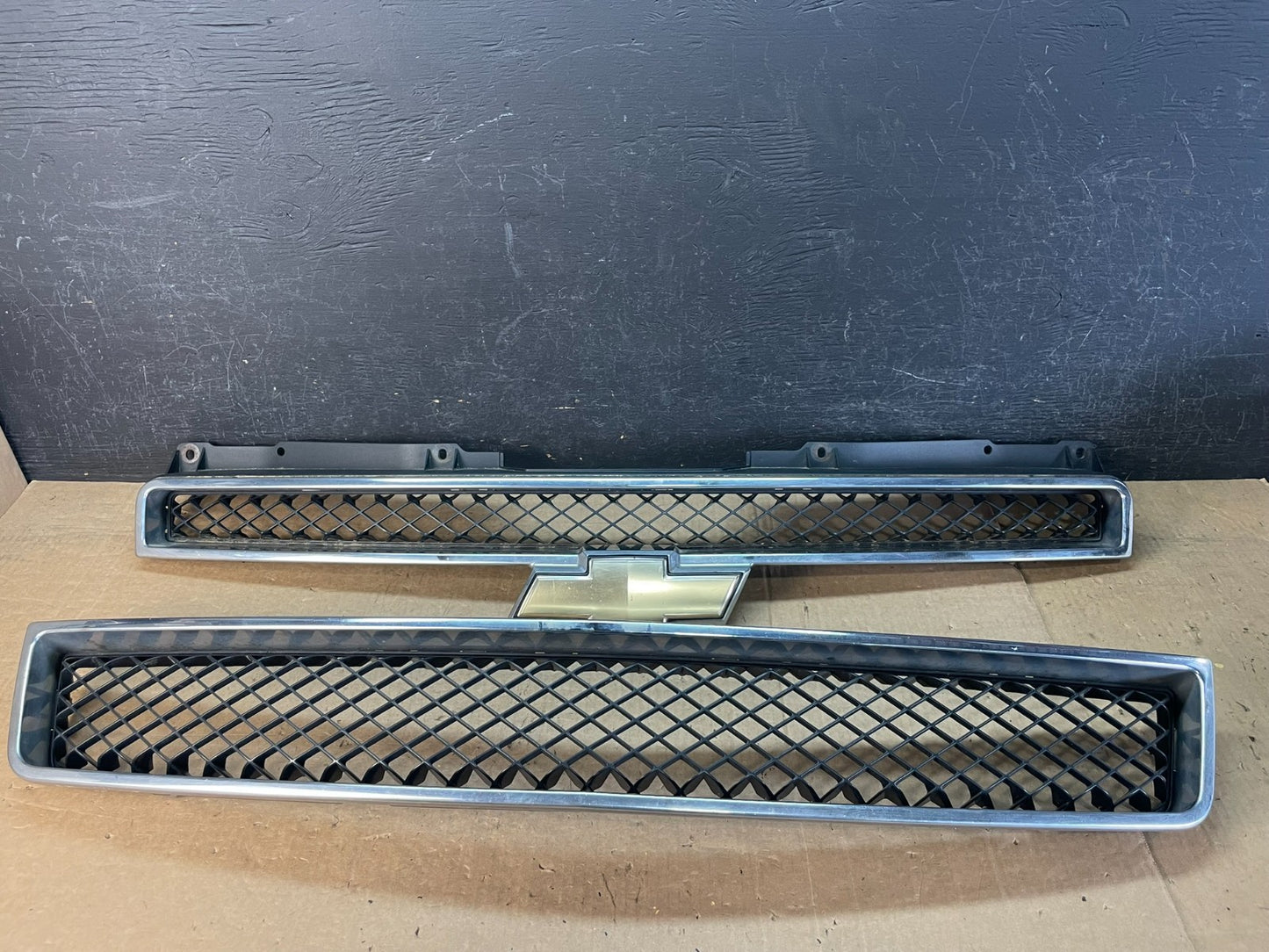 2007 to 2014 Chevrolet Tahoe Suburban Lower Upper Grill Grille Set AD5525 DG0