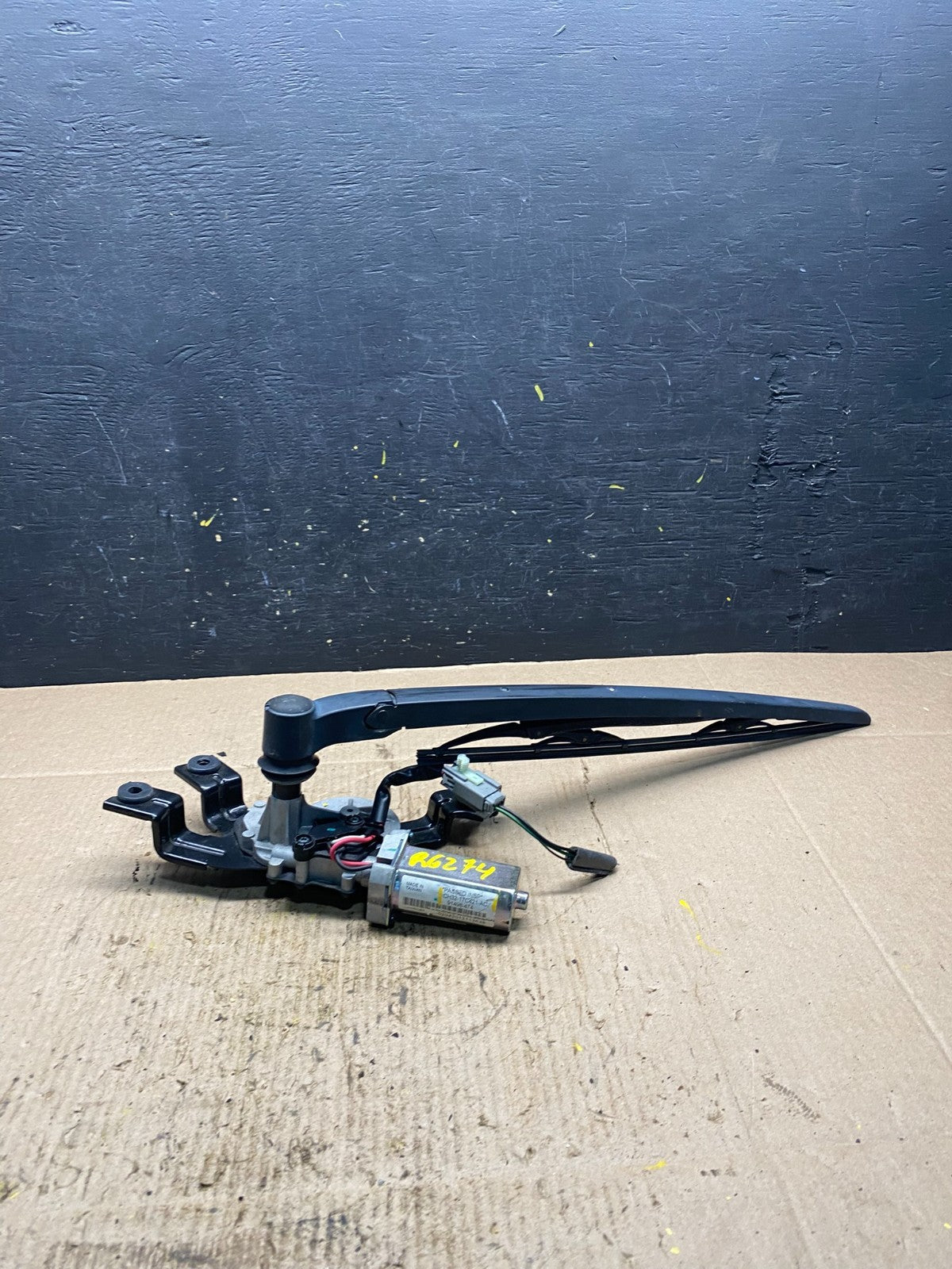 2012 to 2013 Land Rover LR4 Rear Glass Windshield Wiper Motor OEM R6274 DG1