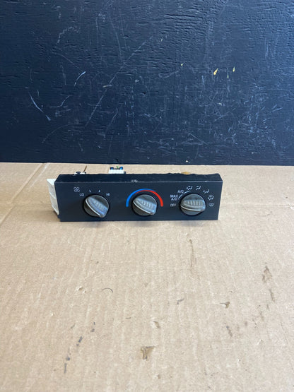 2001 - 2007 GMC Chevrolet Express 1500 Climate Control A/C AB92690