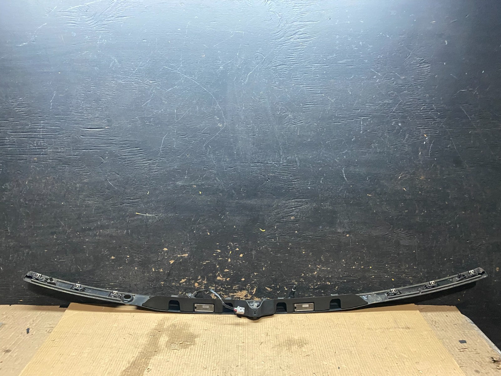 2016 - 2019 Ford Explorer Interceptor Rear Tailgate Molding With Camera X3502 DG7