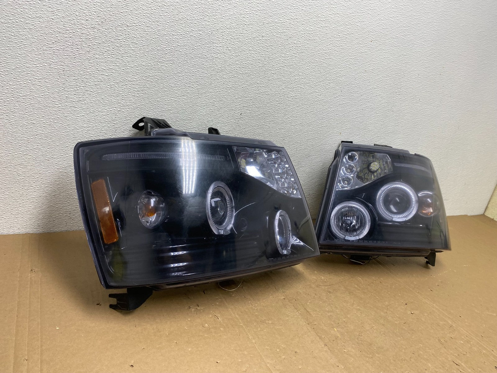 2007-2013 Chevrolet Suburban Tahoe Left+Right Set LED Black Headlights AC5796 DG2