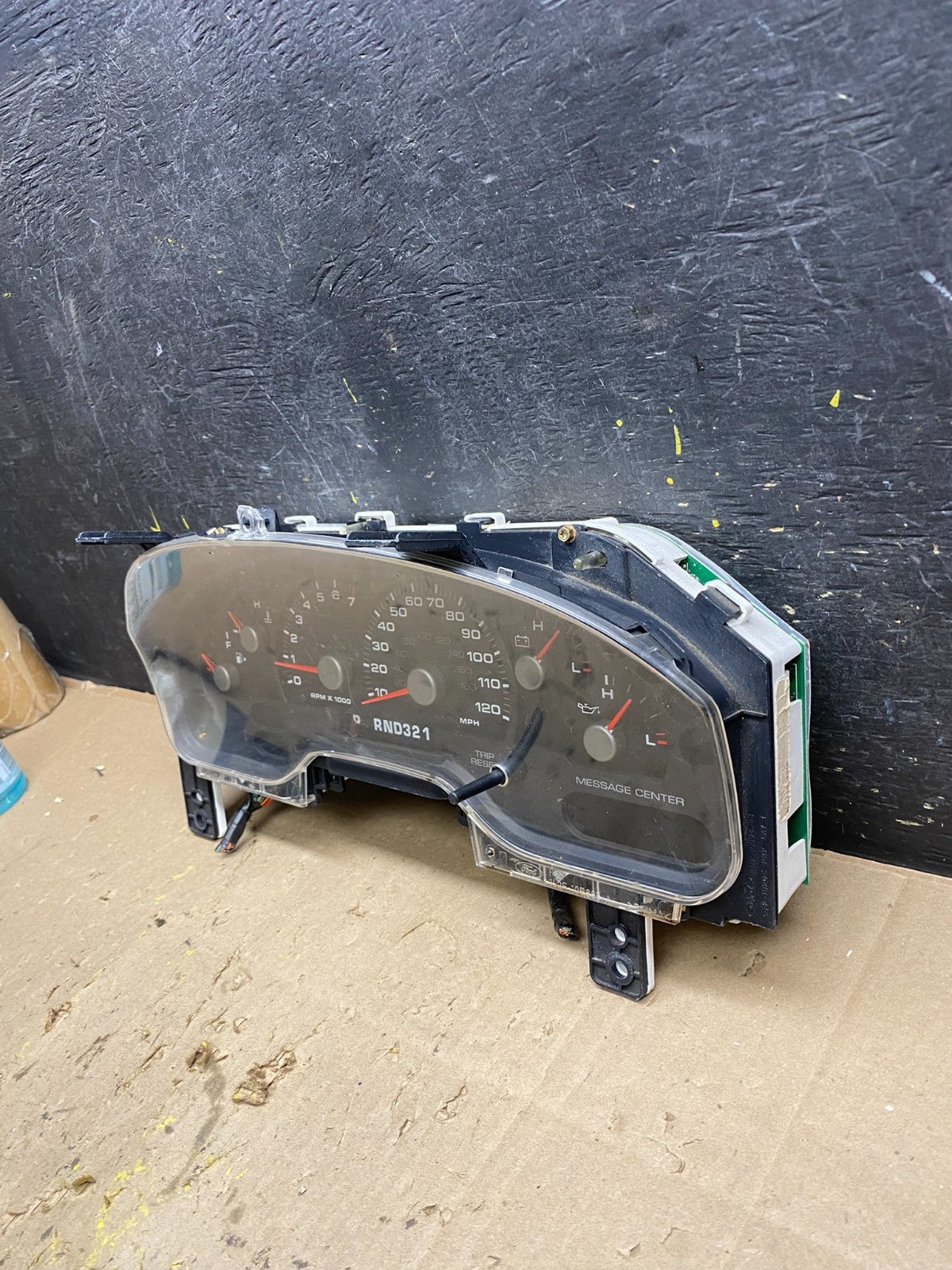 2004 2005 Ford Explorer Speedometer Cluster Gauge u5445 DG2