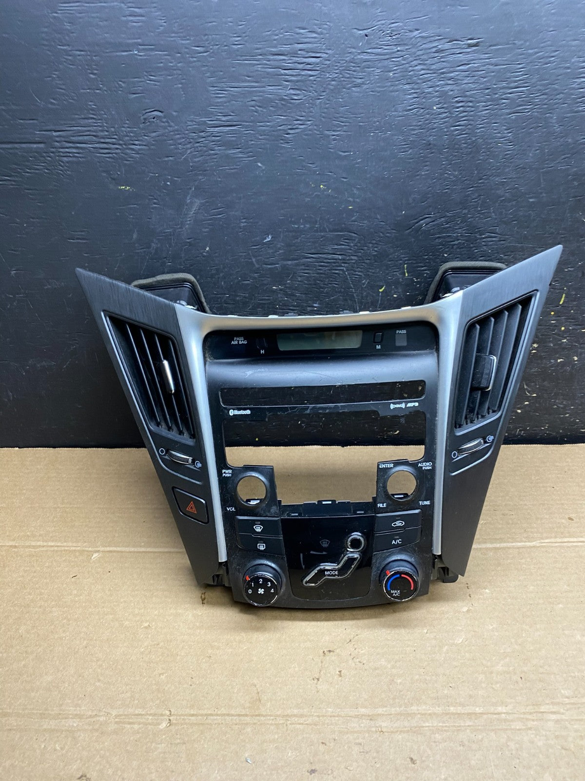 2011 to 2014 Hyundai Sonata Center Radio Climate Control Air Vent Bezel W6472 DG1
