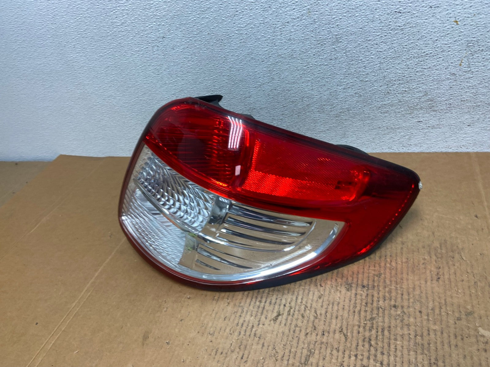 2007 to 2013 Suzuki SX4 Hatchback Right Passenger RH Tail Light AE0260 LK1