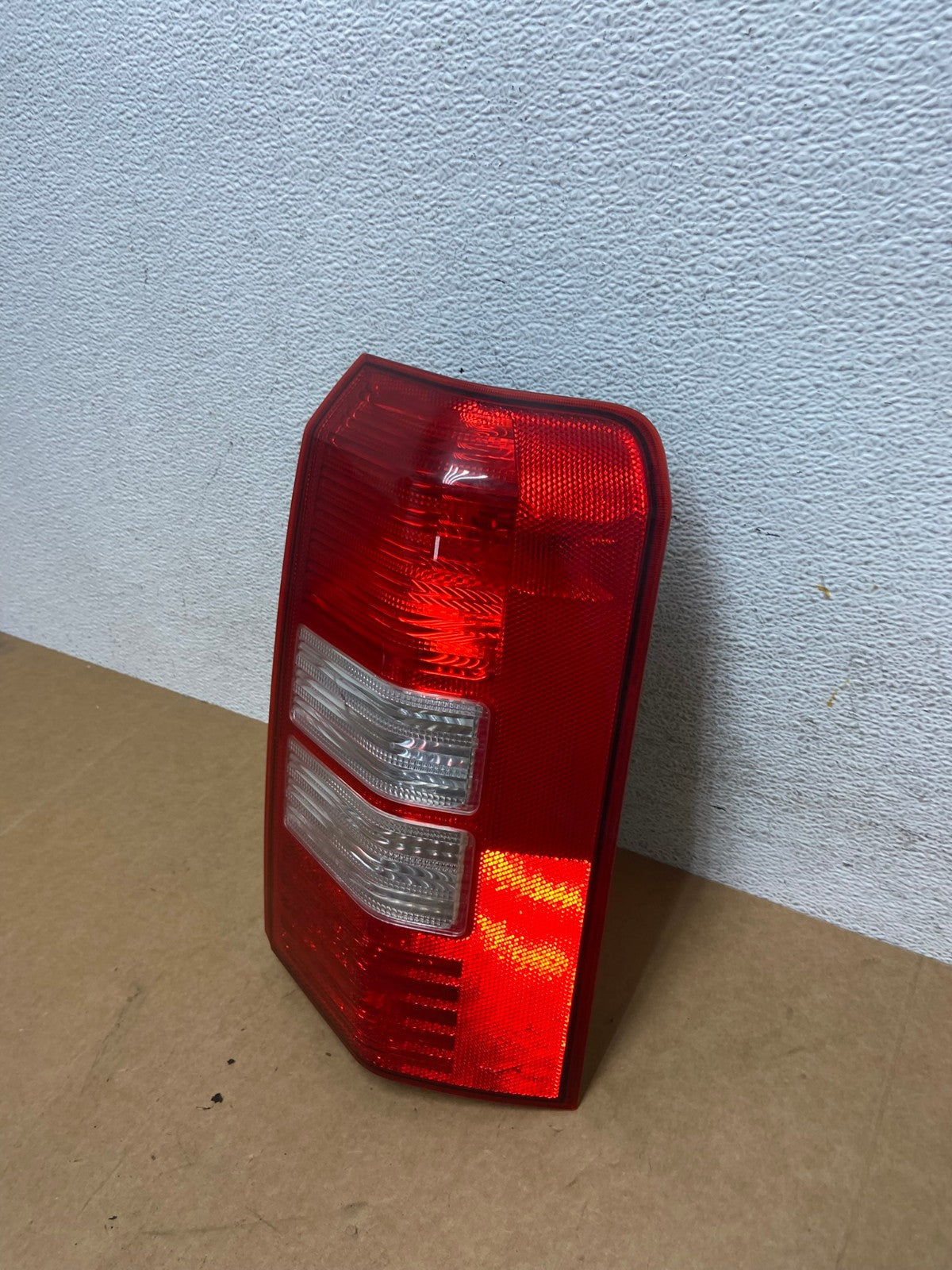 2008-2016 Jeep Patriot Right Passenger Rh Side Tail Light AE2979 LK1