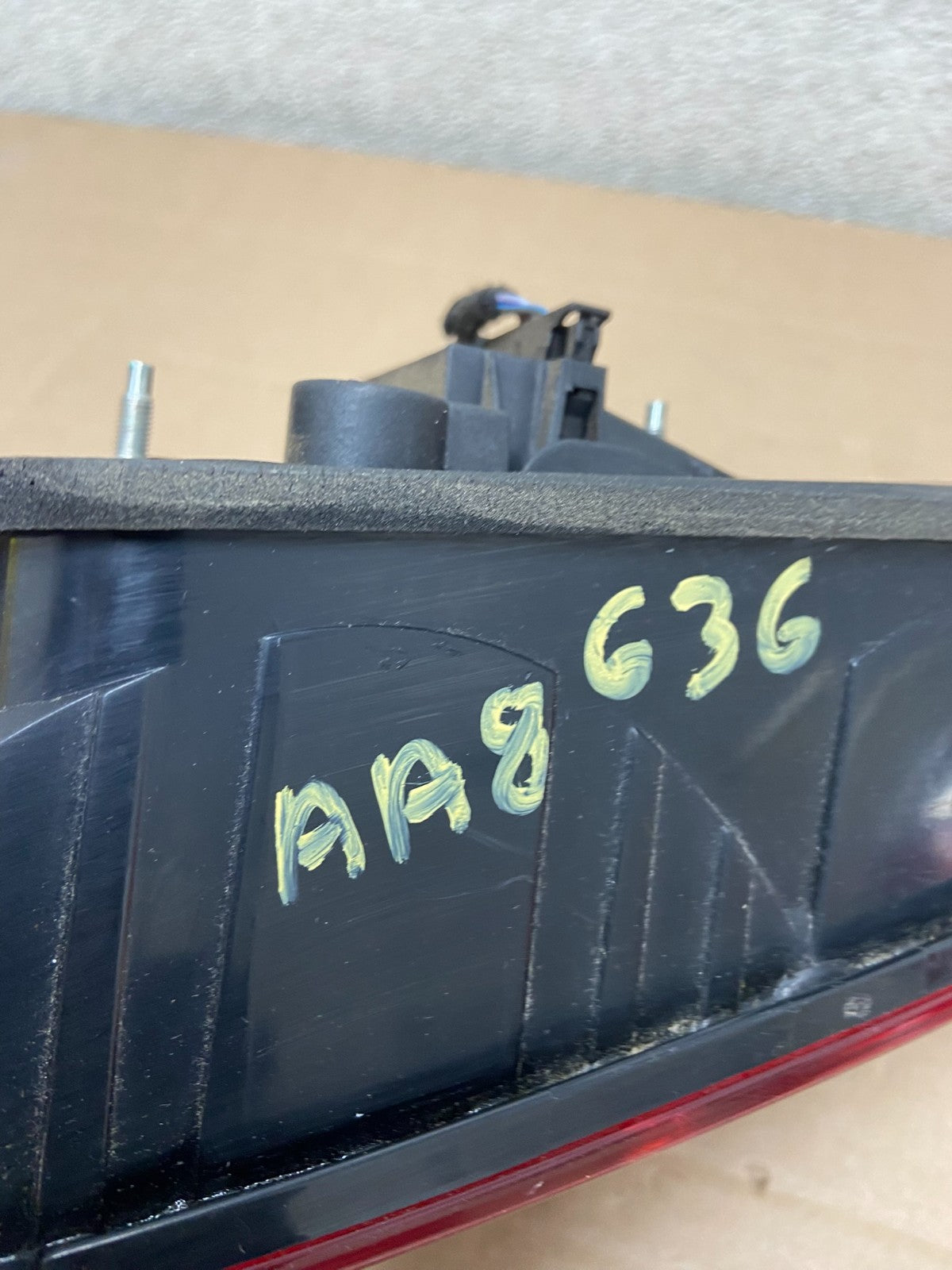 2007-2010 Volkswagen Touareg Left driver Side Inner Tail Light Oem AA8636 LK6