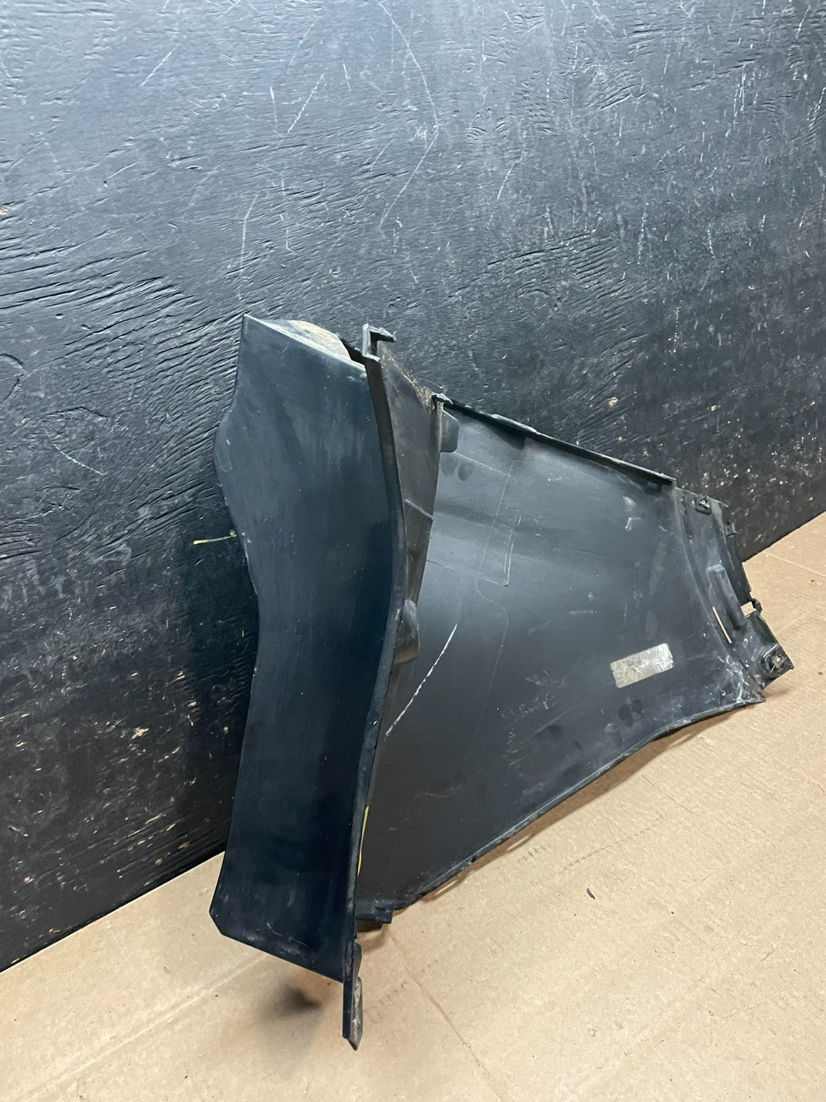 2013 to 2016 Ford Escape Rear Right Passenger RH Side Bumper Cover Oem y9447 DG9