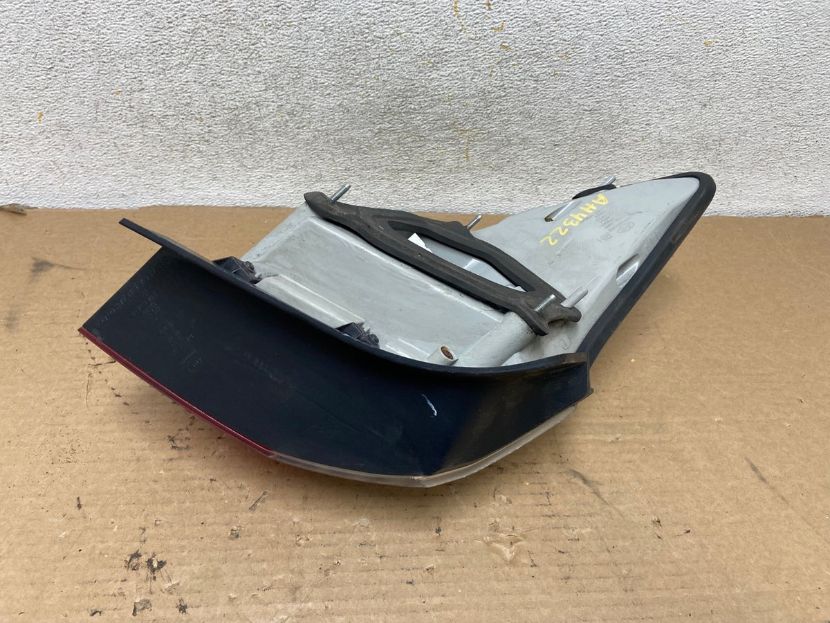2009-2011 Hyundai Genesis Sedan Right Passenger RH Tail Light AH4322 LK3