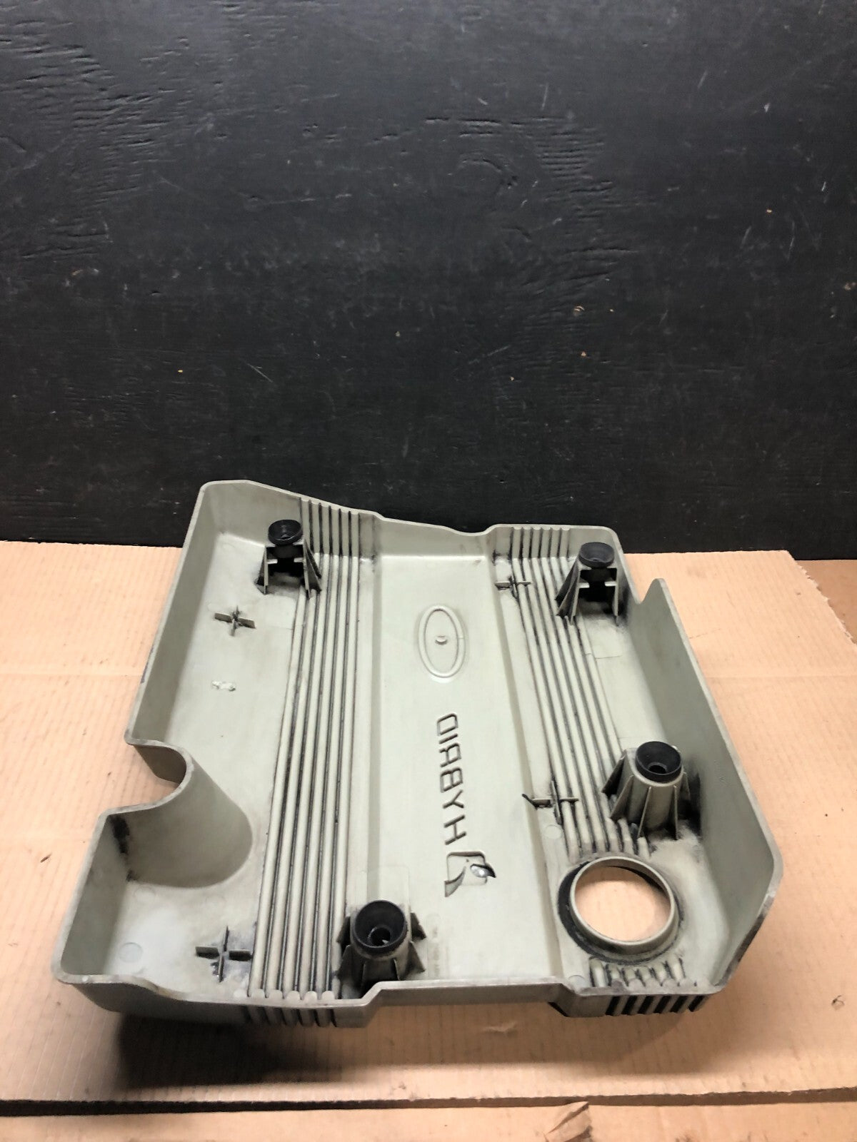 2006 to 2008 Ford Escape Hybrid Engine Motor Cover G5869 DG17