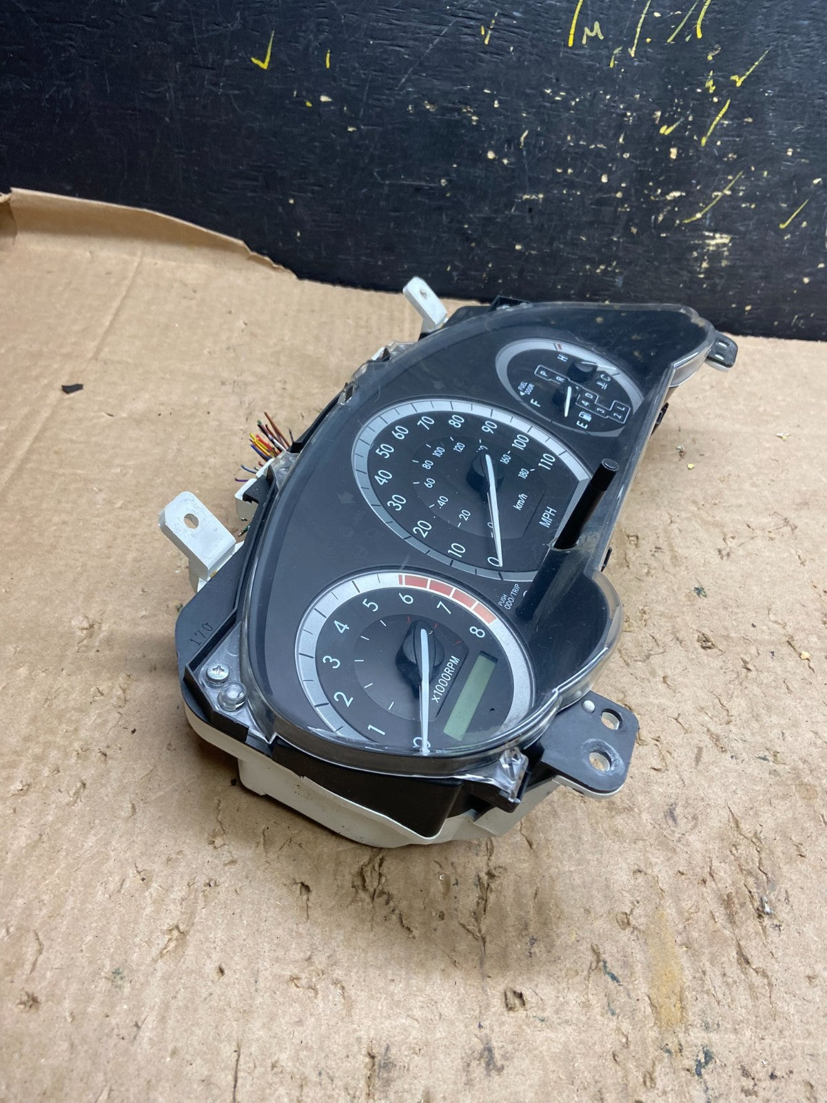 2004 2005 Toyota Sienna Speedometer Cluster Gauge z2008 DG2