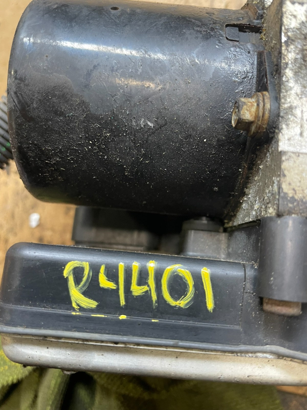 2005 - 2007 Chevy Express GMC Savana 1500 2500 ABS Anti Lock Brake Pump R4401 DG7