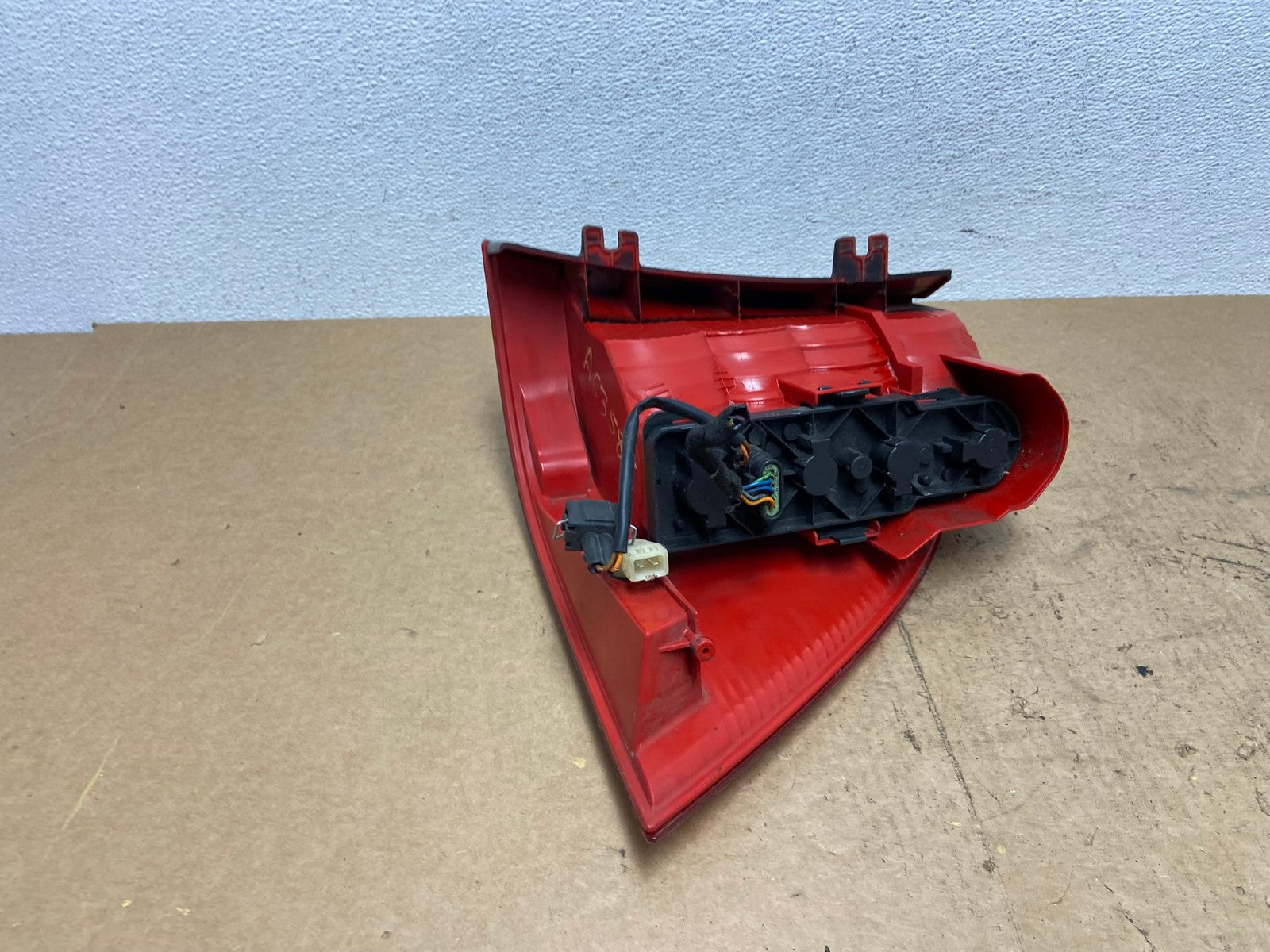 2002-2005 Mercedes ML350 ML-Class Left Driver Lh Side Tail Light OEM AC3588 LK3