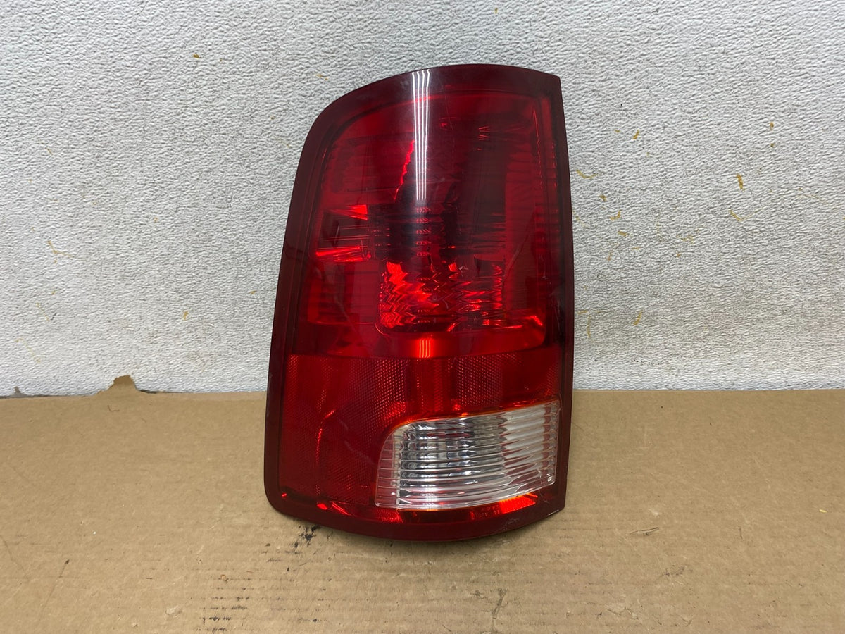 2010 to 2018 Dodge Ram 1500 Left Driver LH Side Tail Light AH8112 DW0