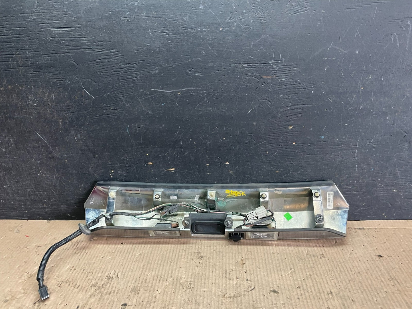 2011-2015 GMC Terrain Tailgate Liftgate Chrome Finish Molding Camera M2961 DG9
