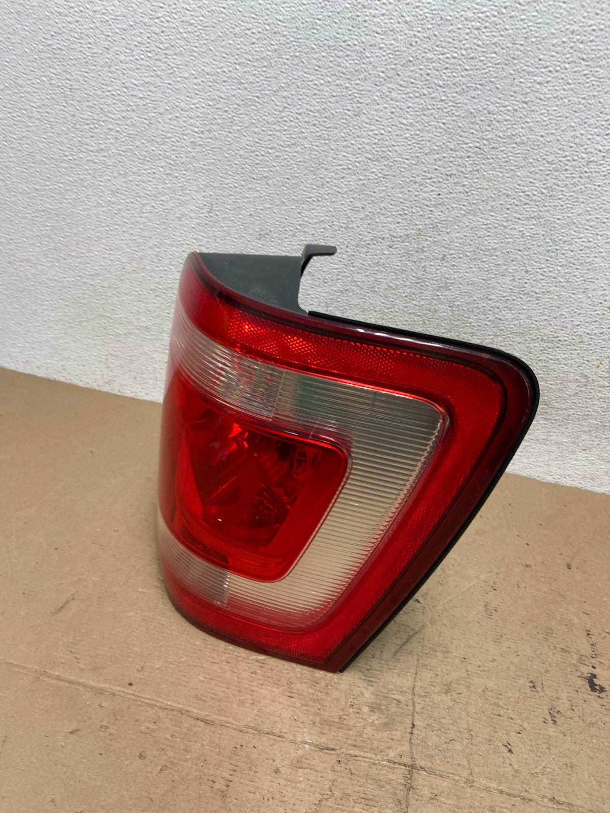 2008 to 2012 Ford Escape Right Passenger RH Side Tail Light AF5690 LK1