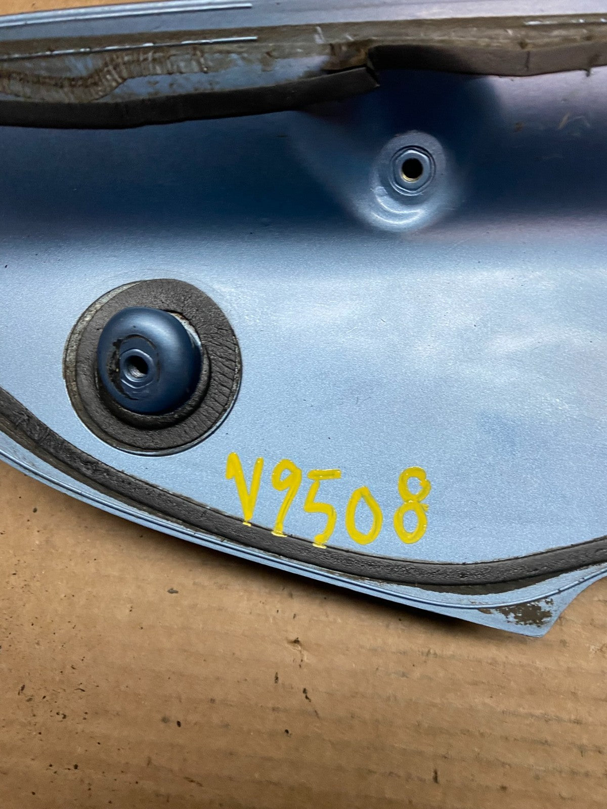 2007 2008 2009 Hyundai Entourage Liftgate Spoiler Third Brake Light OEM V9508 DG14