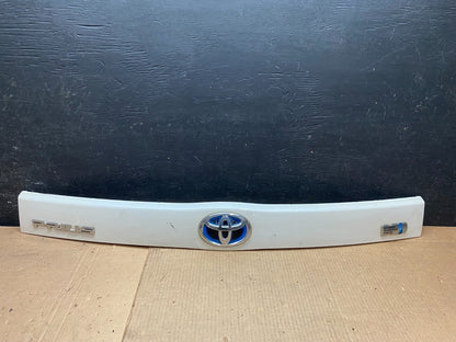 2010 to 2015 Toyota Prius Trunk Rear Tailgate Molding Panel 76801-00900 G5722 DG0