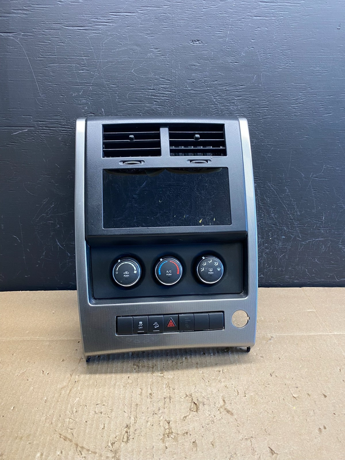 2008 to 2012 Jeep Liberty Dash Climate Temperature Control Radio Bezel AC9141 DG0