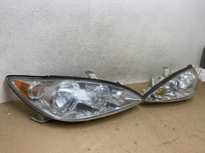 2005 to 2006 Toyota Camry Left+Right Side Set Halogen Headlights AH6872 DW1
