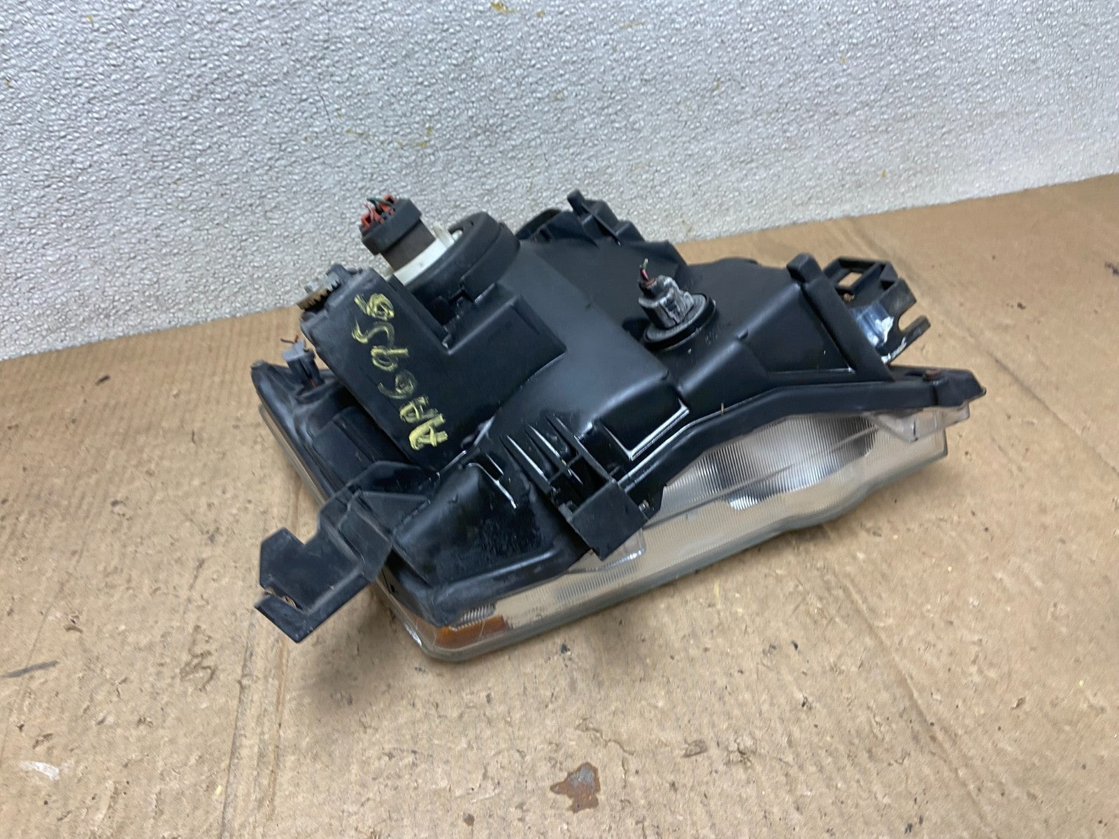 2005 - 2015 Nissan Xterra Driver Left LH Side Headlight AA6956 DW7