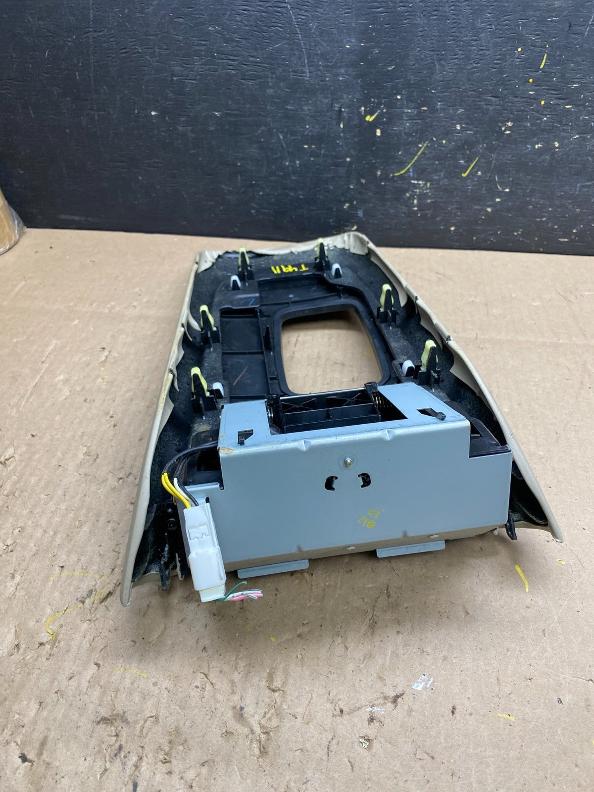 2002 to 2006 Lexus ES300 ES330 Center Console Shifter Bezel Trim T4911 DG4