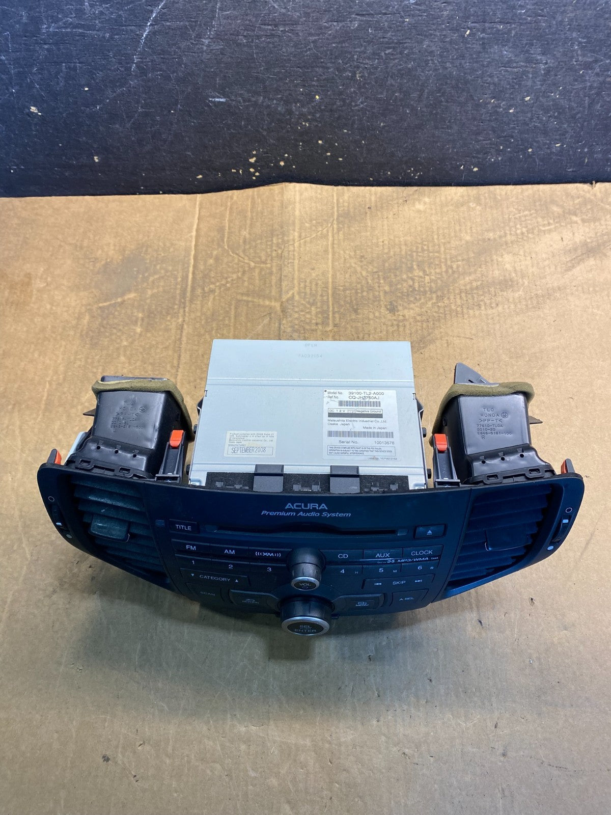 2009 to 2010 Acura TSX AM/FM CD Player Radio Audio System Air Vent AA3053 DG3