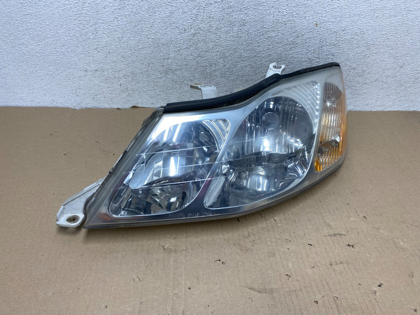 2000 to 2004 Toyota Avalon Halogen Left Driver LH Headlight AG6859 DW2